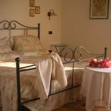Casa All'olmo בית חווה